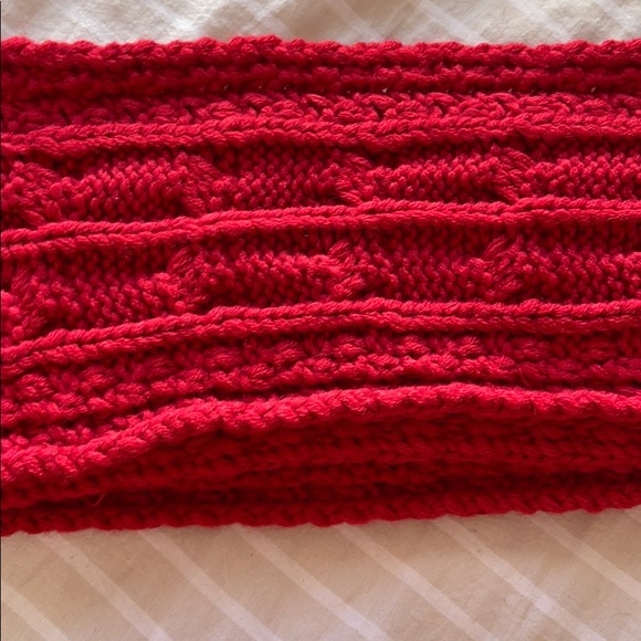 NWT Aeropostale Red Chunky Scarf with Tassles - Picture 3 of 5